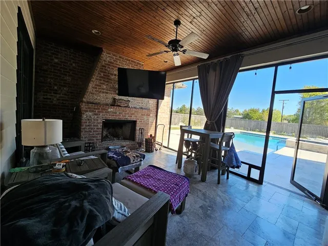 $699,900 | 6713 Taylor Oaks Lane, Alexandria, LA 71301