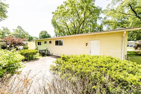$174,900 | 1395 Redbird Drive, Florissant, MO 63031