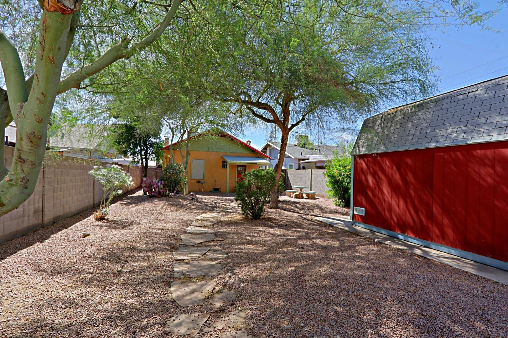 841 North 9th Avenue Phoenix, AZ 85007 - Photo 2 of 21 a view of a house with a yard