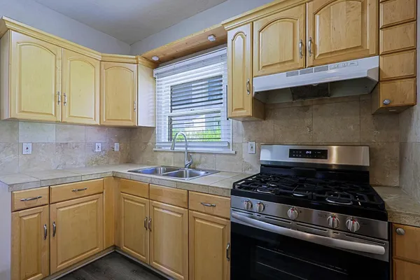 $2,000 | 841 North 9th Avenue, Phoenix, AZ 85007