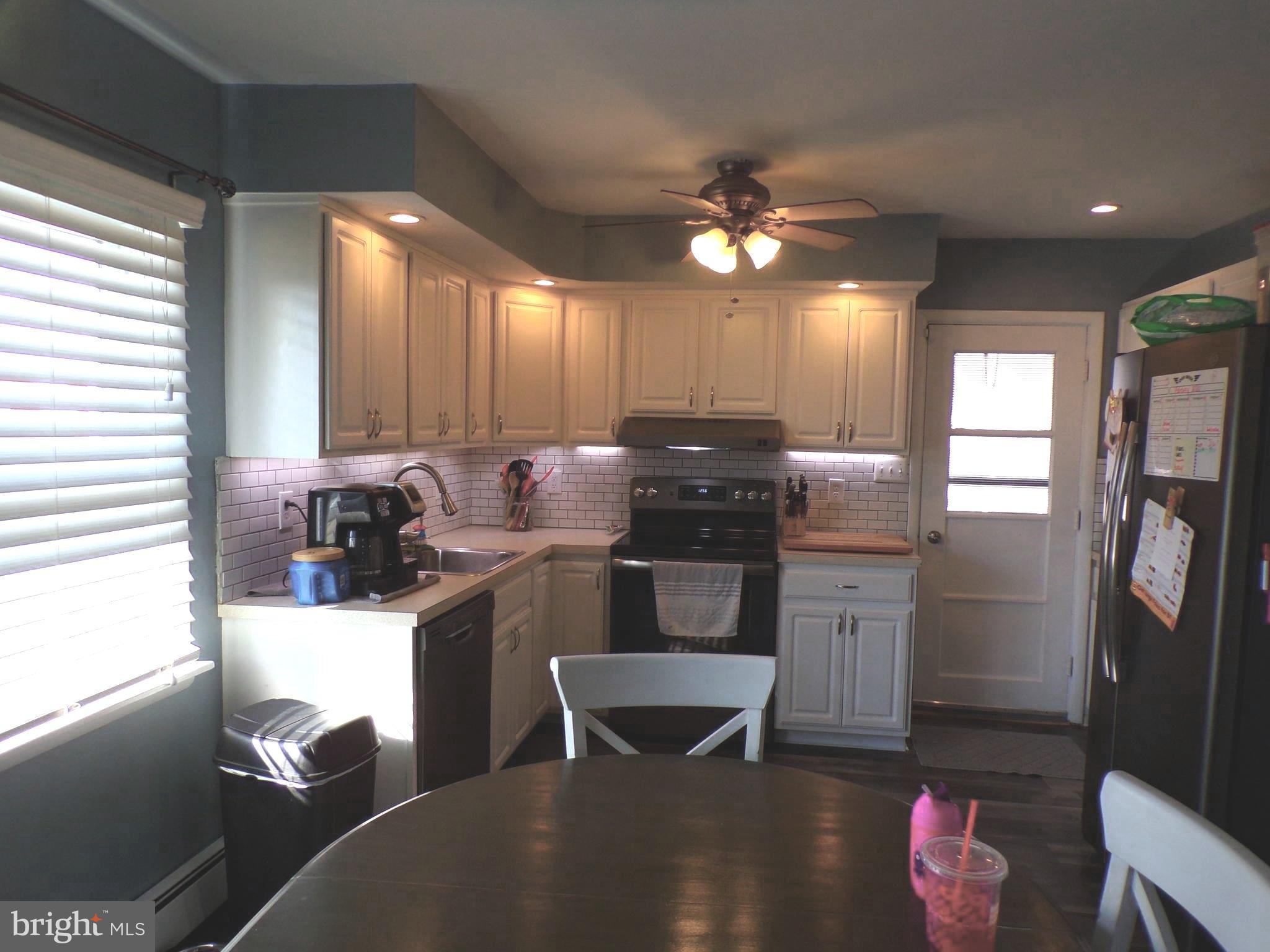 22 Beechtree Road Levittown, PA 19057 - Photo 8 of 34 Gallery Image 8