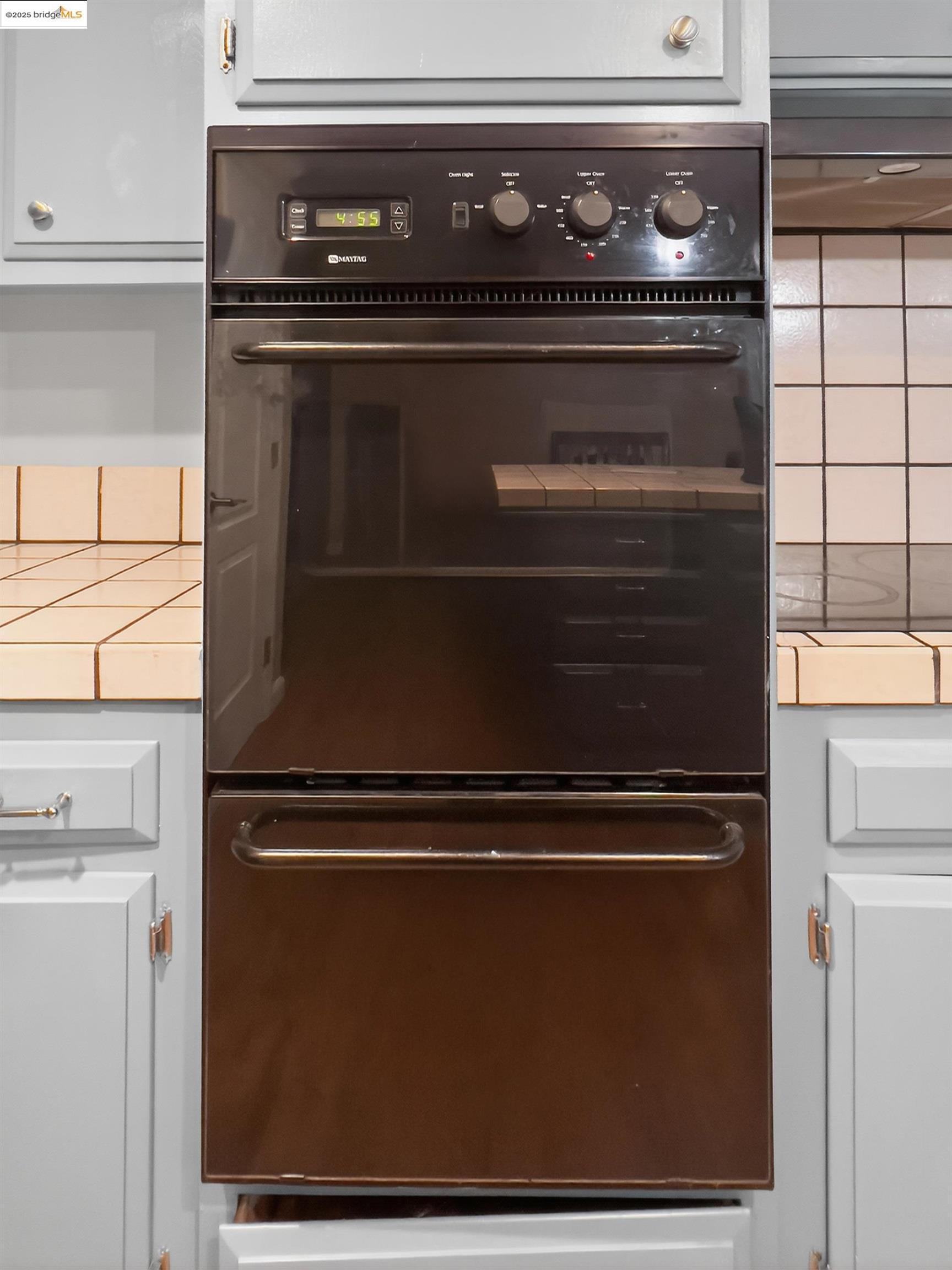 2322 Peachtree Circle Antioch, CA 94509 - Photo 27 of 43 a close view of stove