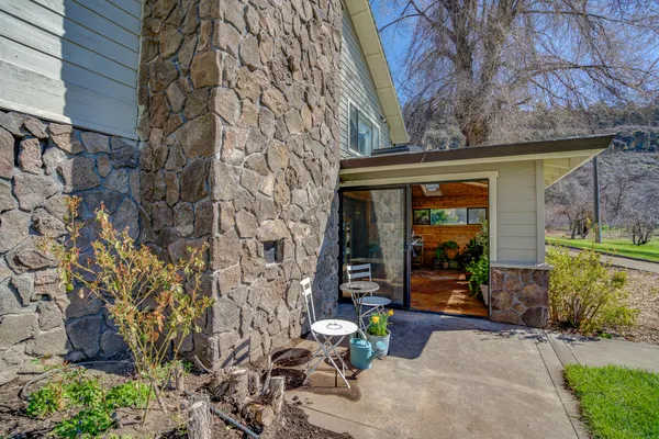 $2,350,000 | 644-705 Pit River Canyon Road, McArthur, CA 96056