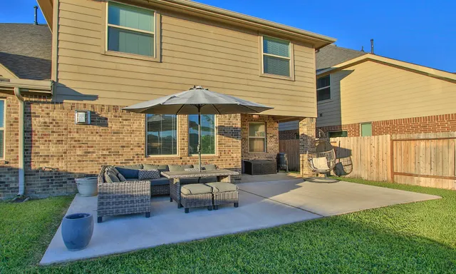 a view of lake with houses