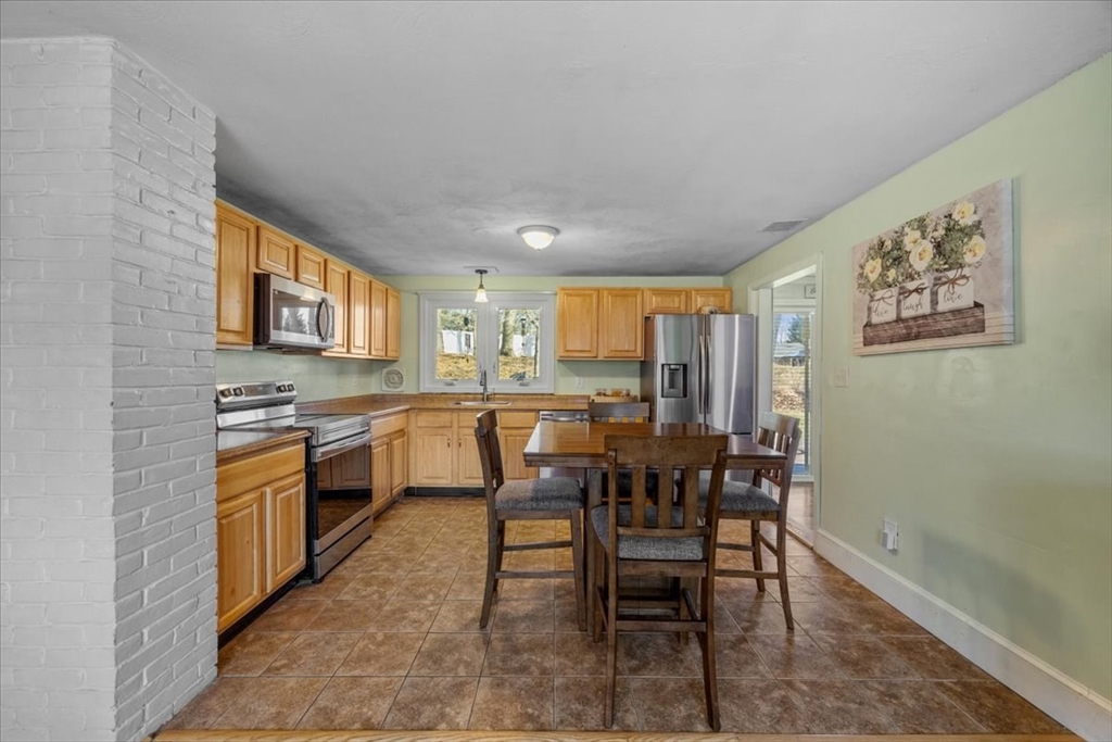 140 Edward Road Raynham, MA 02767 - Photo 9 of 31 Gallery Image 9