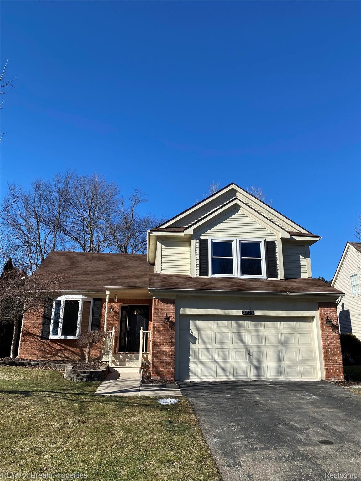 2563 Ravineside South Howell, MI 48843 - Photo 1 of 31 2569 Ravineside front 2.jpg