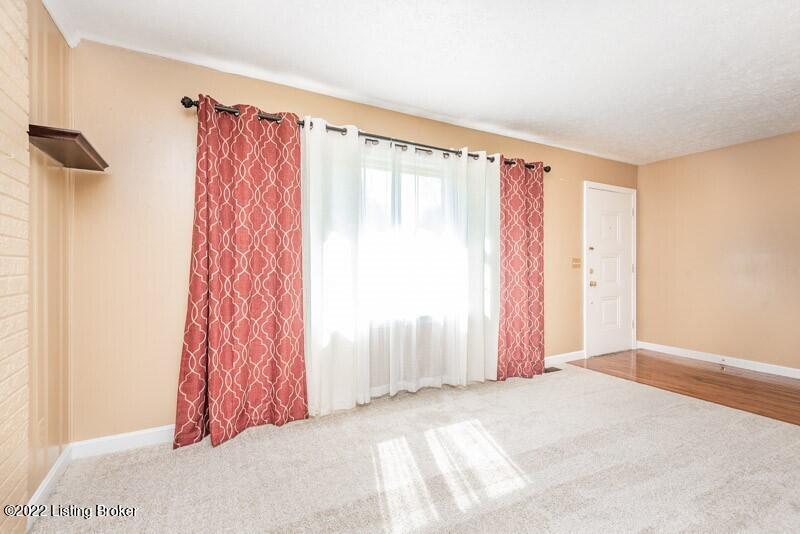 4806 Clarmar Road Louisville, KY 40299 - Photo 4 of 31 Clarmar photo 9