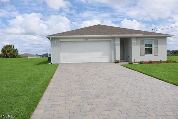 $2,200 | 7005 Calder Court, LaBelle, FL 33935