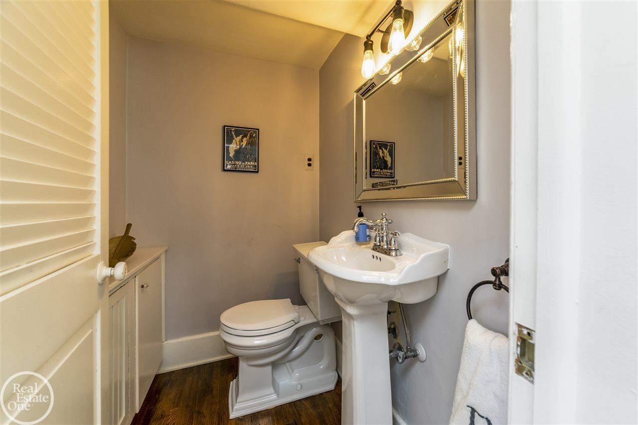 69 Moran Road Grosse Pointe Farms, MI 48236 - Photo 19 of 44