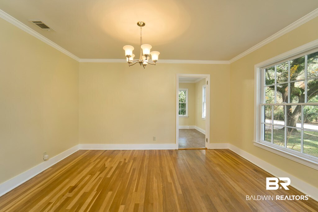 724 Cottage Hill Avenue Mobile, AL 36693 - Photo 6 of 22