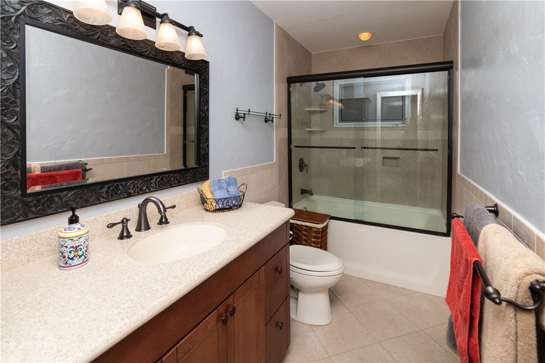 1270 Southwest 19th Street Boca Raton, FL 33486 - Photo 18 of 37 Guest Bath with Tub/Shower Combo