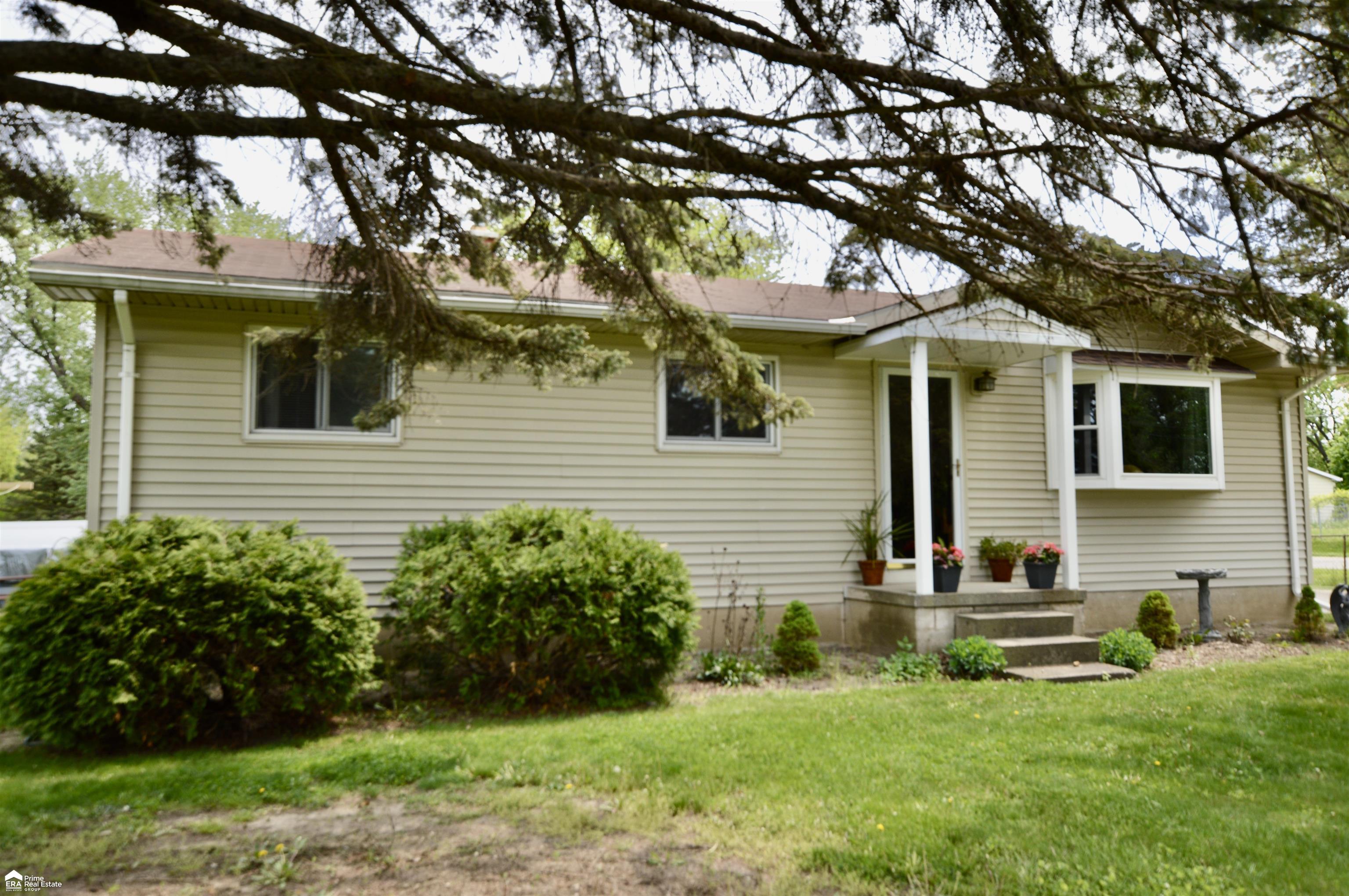 4407 Torrey Road Flint, MI 48507 - Photo 2 of 23 50109335-1.JPG