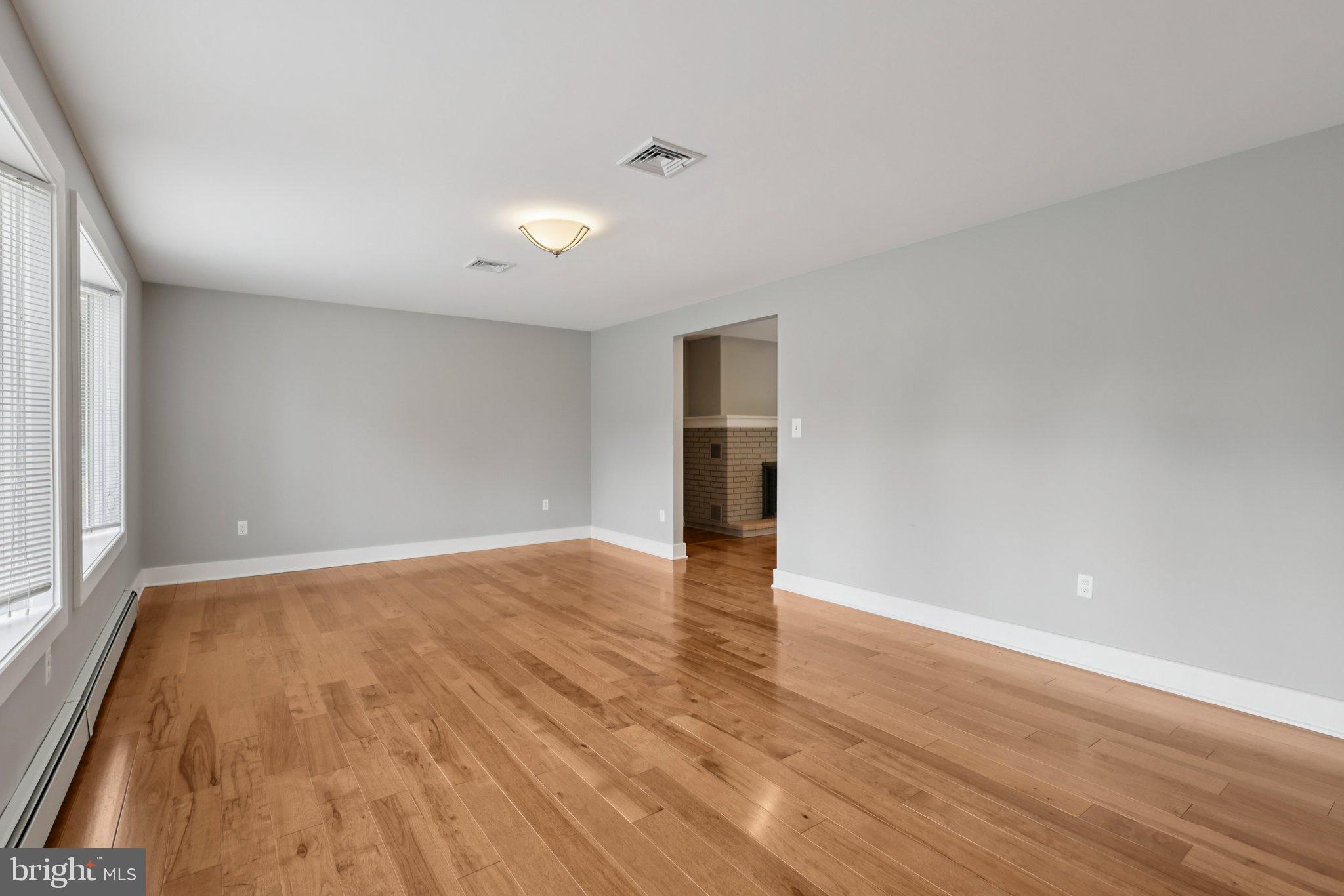 110 Robbinsville Allentown Road Robbinsville, NJ 08691 - Photo 4 of 42 Living Room
