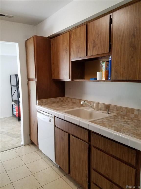 30060 Twelve Mile Road Farmington Hills, MI 48334 - Photo 7 of 17