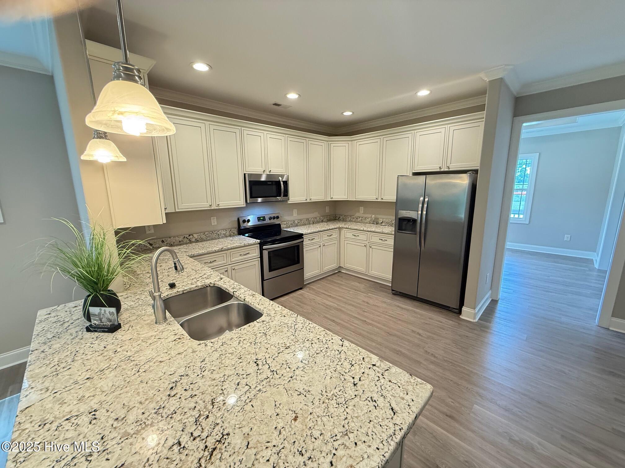 1306 Old Folkstone Road Sneads Ferry, NC 28460 - Photo 12 of 29 Kitchen