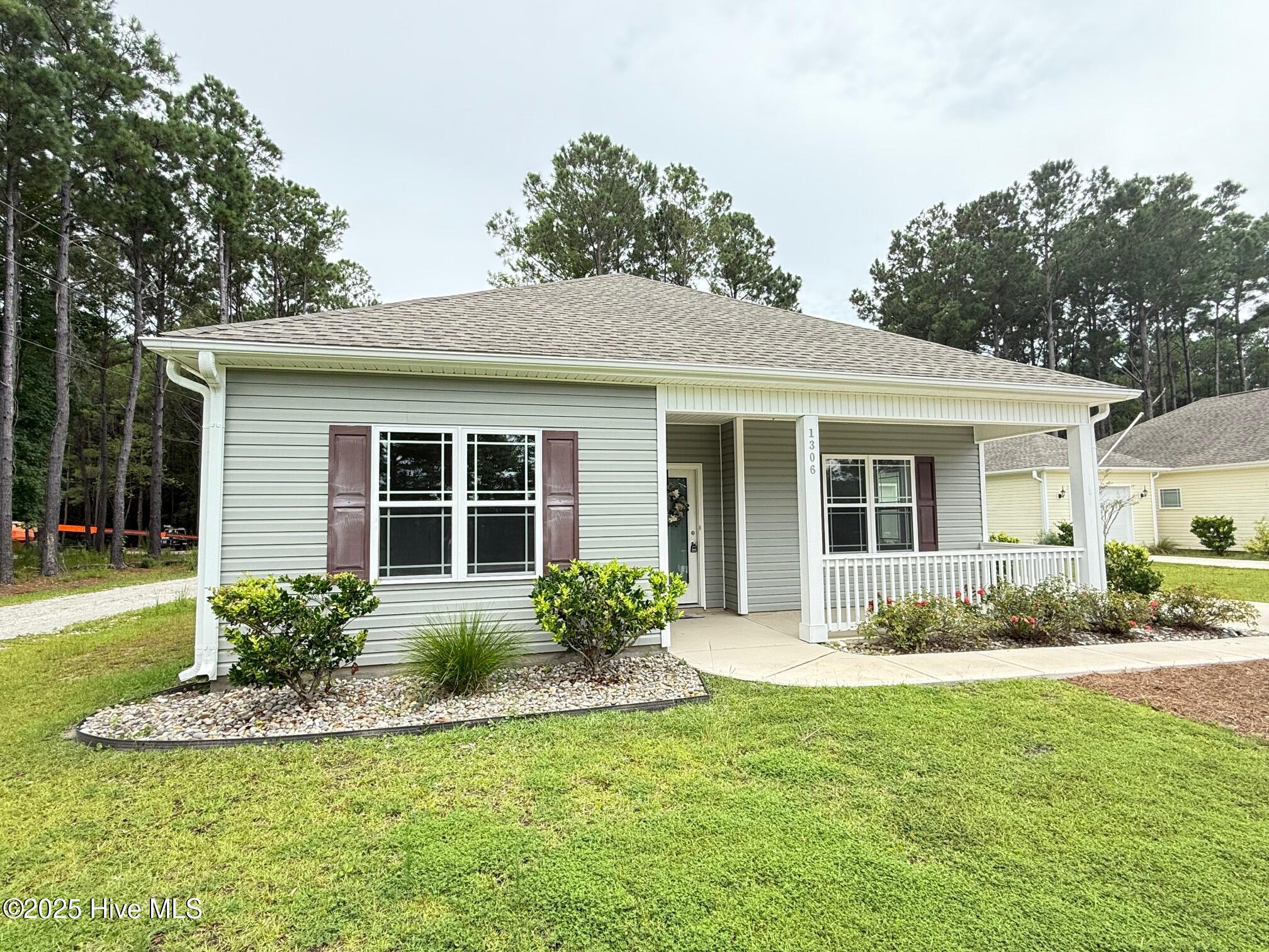 1306 Old Folkstone Road Sneads Ferry, NC 28460 - Photo 3 of 29 IMG_4035