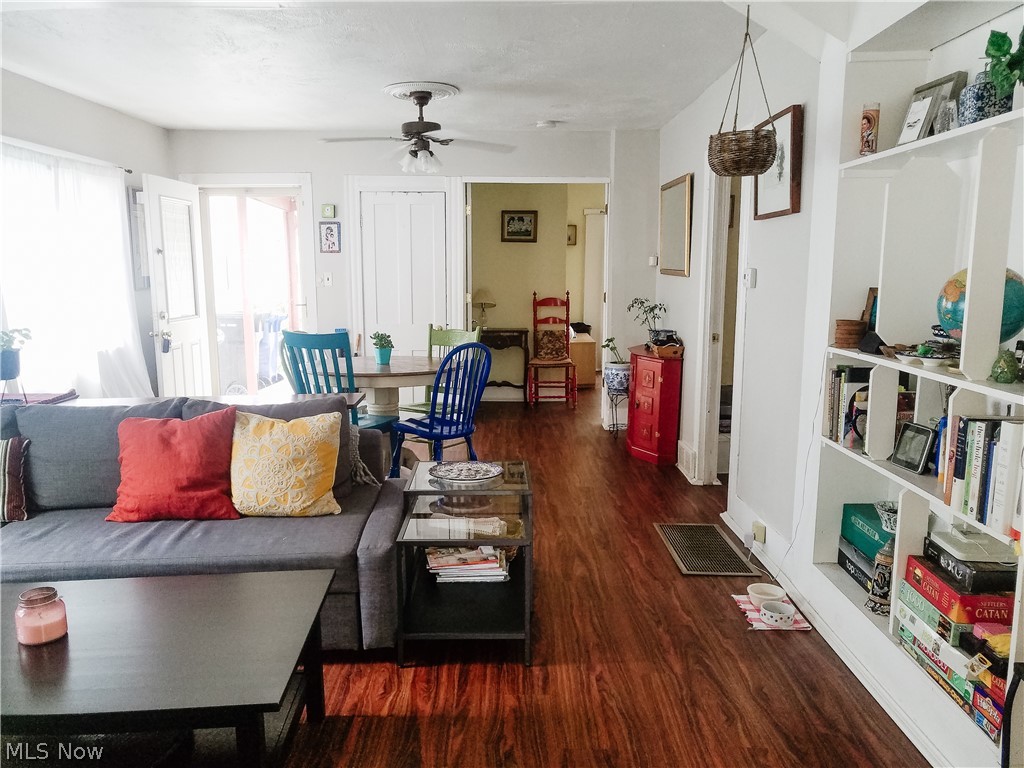 715 Literary Road Cleveland, OH 44113 - Photo 3 of 17 Gallery Image 3