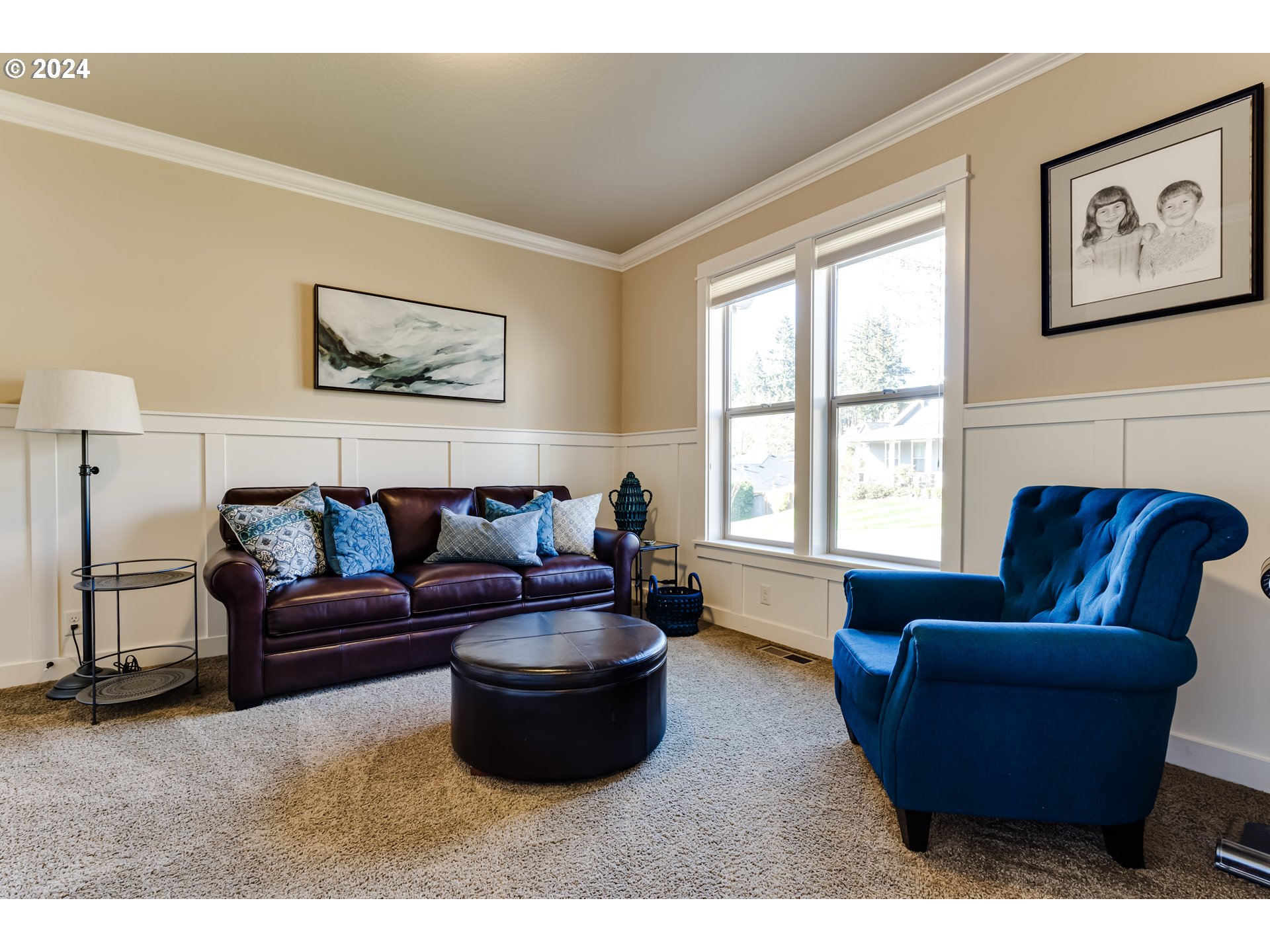 6234 Graystone Loop Springfield, OR 97478 - Photo 13 of 43 a living room with furniture and a window