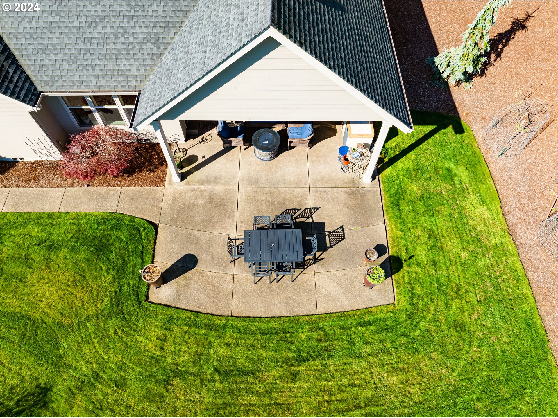 6234 Graystone Loop Springfield, OR 97478 - Photo 40 of 43 a view of a house with a sink and yard