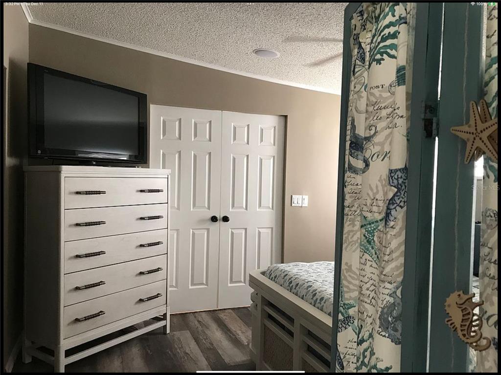 90 Whipporwill Court Ellenton, FL 34222 - Photo 15 of 34 a view of walk in closet
