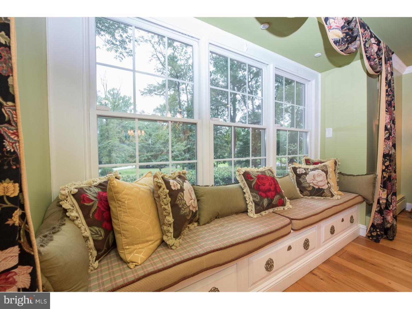 113 Boot Road Newtown Square, PA 19073 - Photo 5 of 25 Dining Room