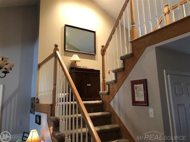 16647 Country Ridge Court Macomb, MI 48044 - Photo 5 of 20 31376308-4.JPG