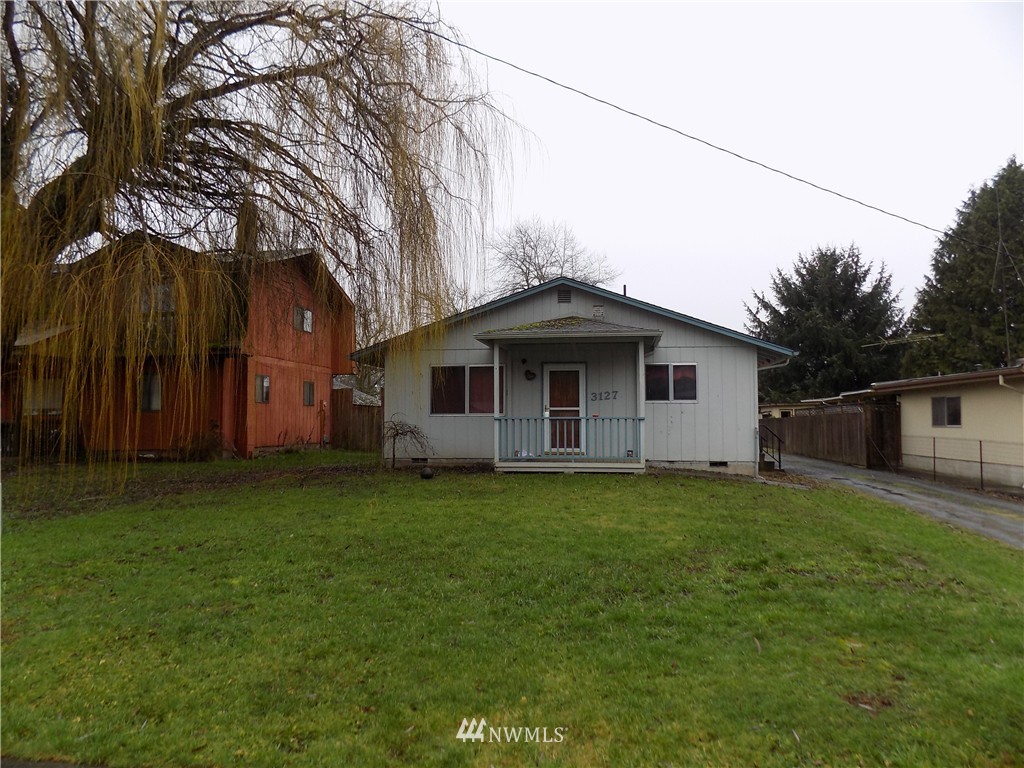 3127 Pershing Way Longview, WA 98632 - Photo 1 of 14 Gallery Image 1