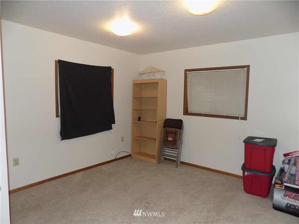 3127 Pershing Way Longview, WA 98632 - Photo 11 of 14 Gallery Image 11