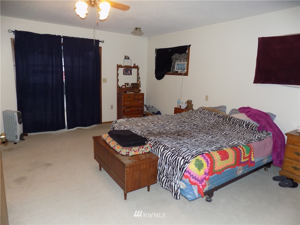 3127 Pershing Way Longview, WA 98632 - Photo 8 of 14 Gallery Image 8