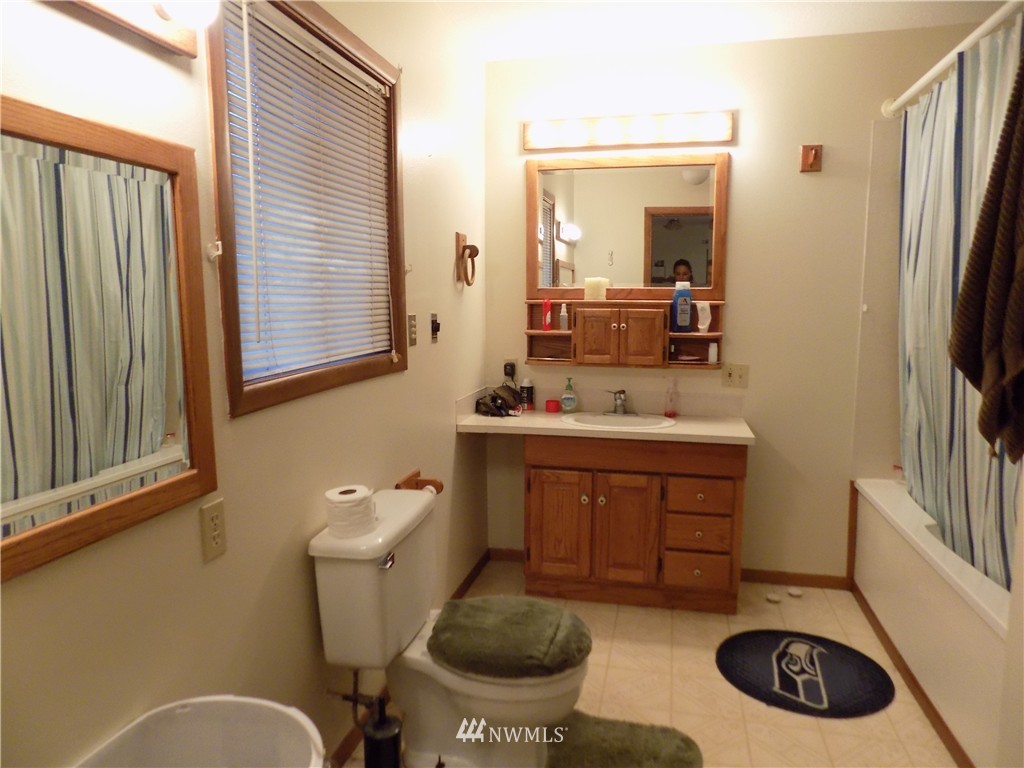3127 Pershing Way Longview, WA 98632 - Photo 10 of 14 Gallery Image 10