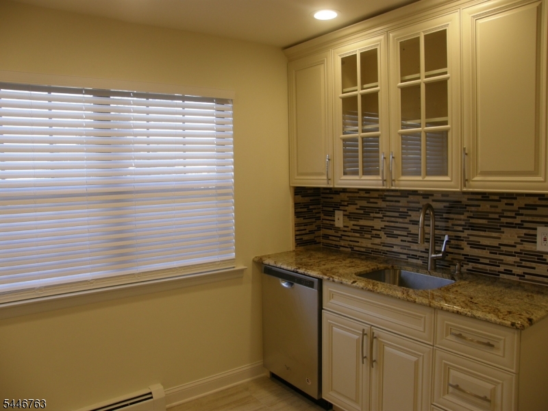768 Springfield Avenue, Unit B 3 Summit, NJ 07901 - Photo 8 of 19