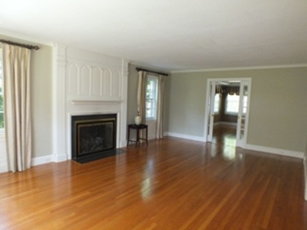 5 Durham Road Longmeadow, MA 01106 - Photo 4 of 30 Gallery Image 4