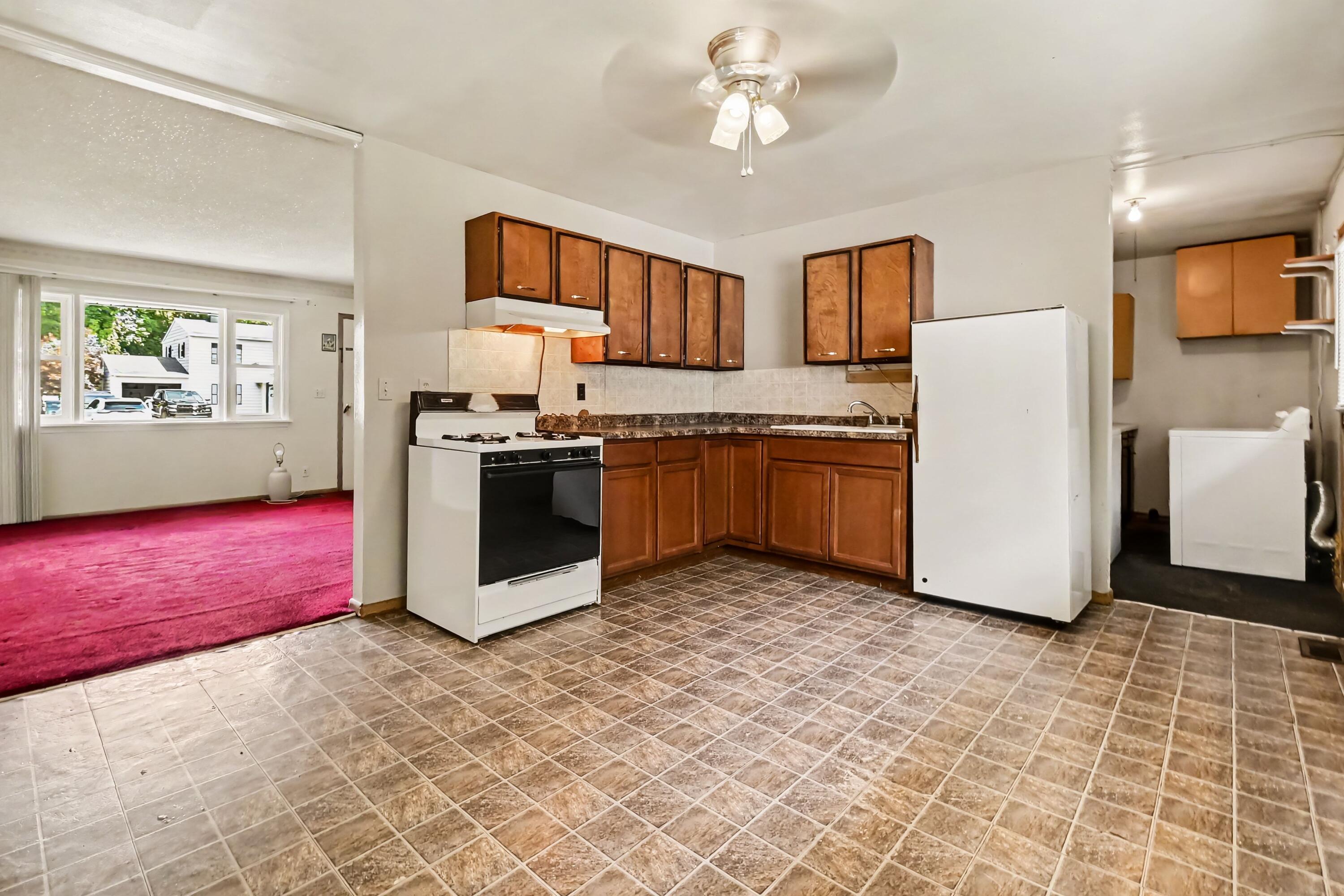 265 Amherst Street Jackson, MI 49203 - Photo 5 of 17 006_file_8688