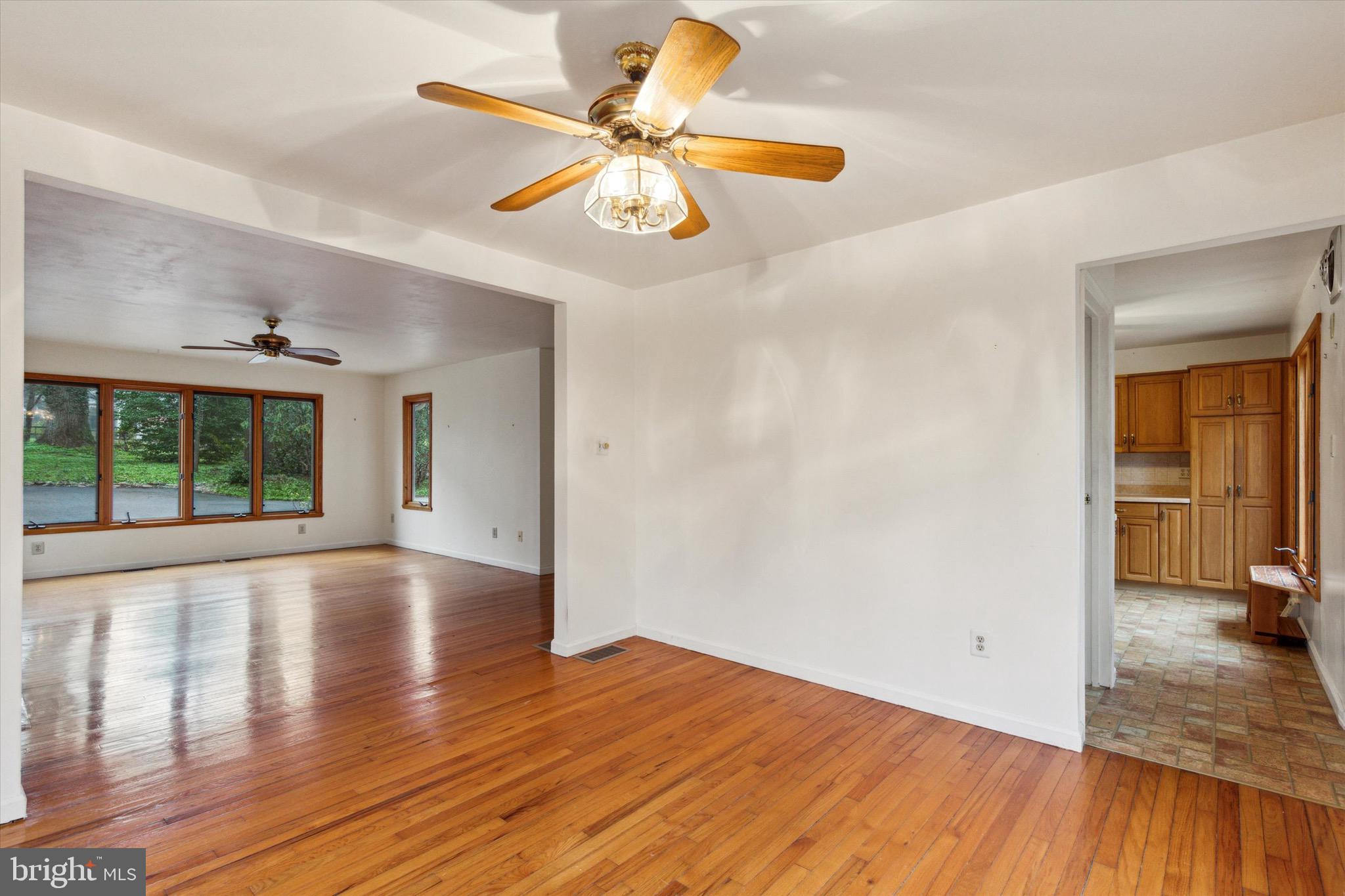 671 Davis Lane Wayne, PA 19087 - Photo 10 of 28 Dining Room