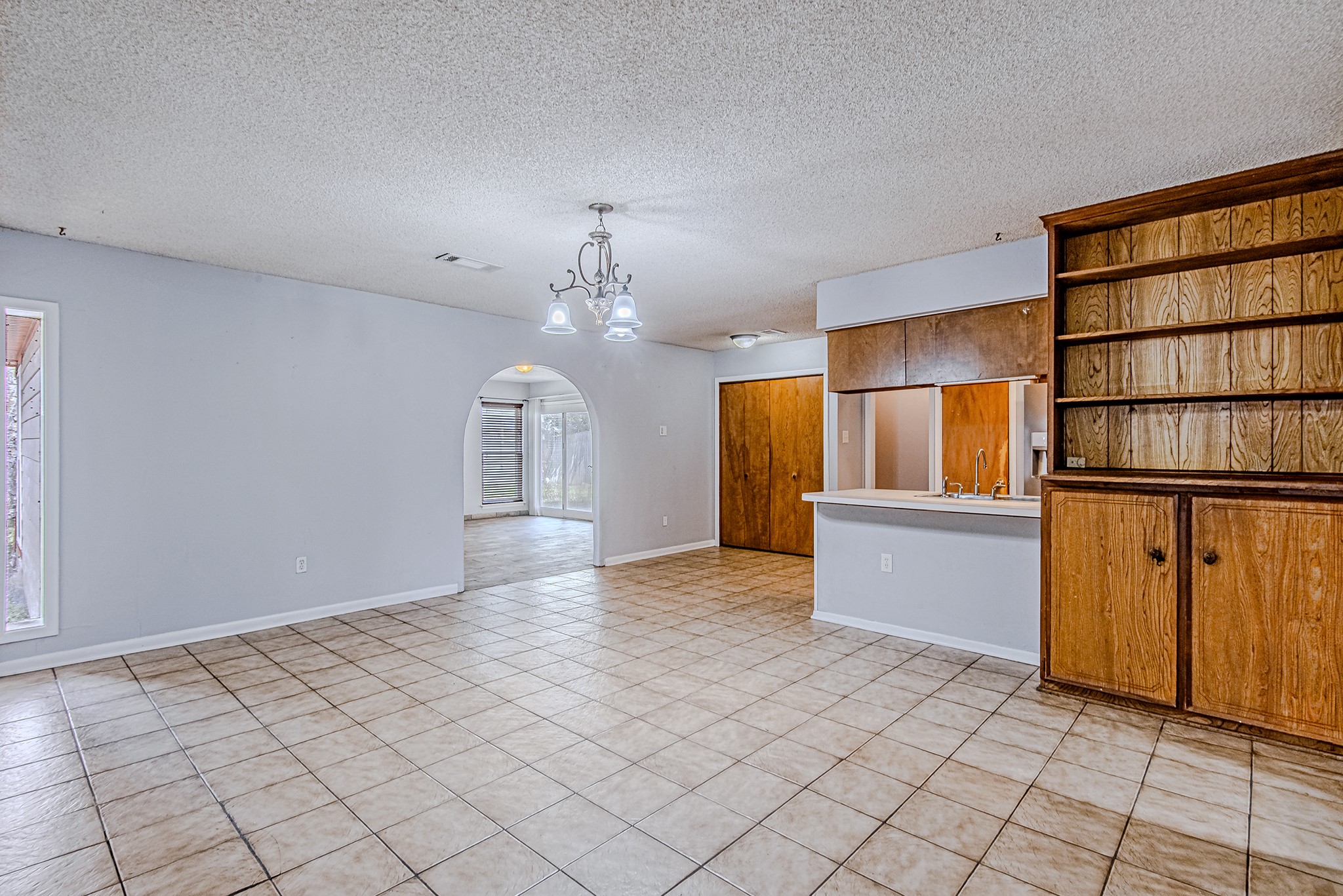 2710 Burke Road Pasadena, TX 77502 - Photo 7 of 28 Open dining area conveniently located adjacent to the kitchen