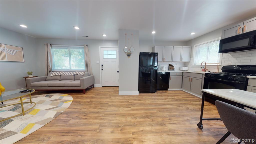 3035 Harvard Road Royal Oak, MI 48073 - Photo 6 of 19