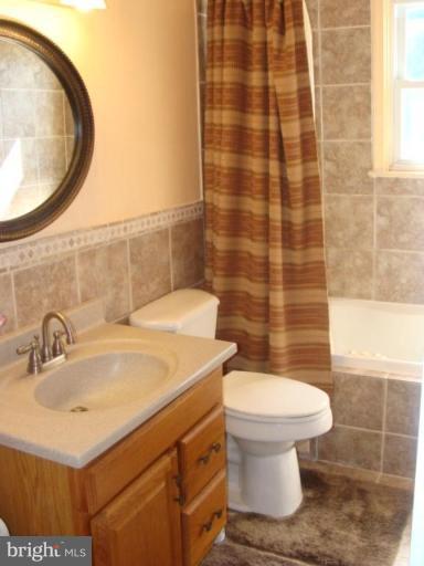 3304 Mayfair Road Baltimore, MD 21207 - Photo 2 of 17 bathpic2