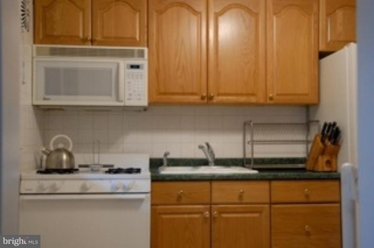3304 Mayfair Road Baltimore, MD 21207 - Photo 12 of 17 Kitchen