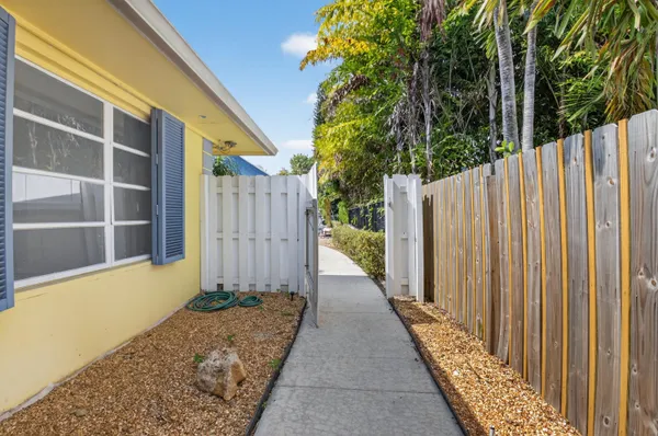 $2,125,000 | 111 Southeast 7th Avenue, Unit A B C & D, Delray Beach, FL 33483