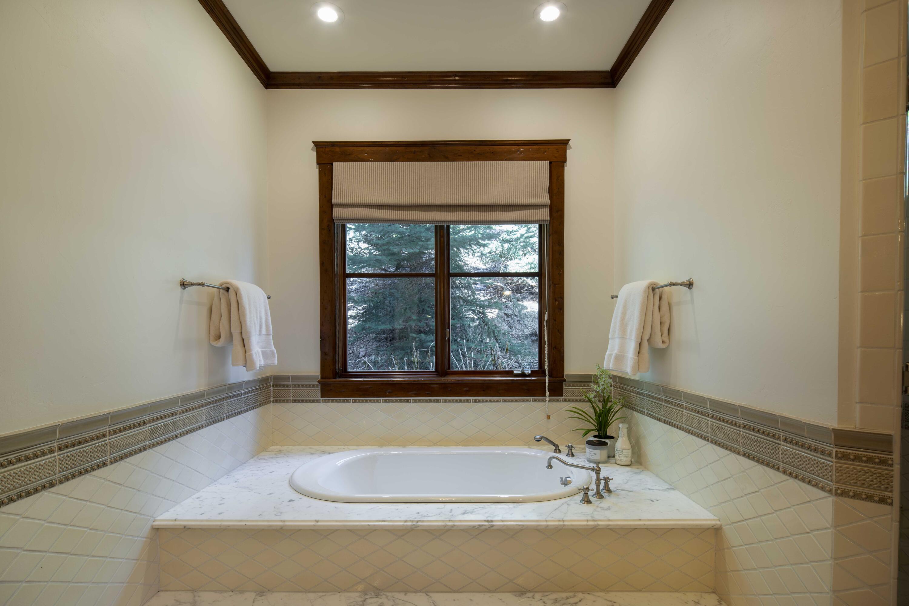 780 Alpine Lane Ketchum, ID 83340 - Photo 26 of 47 Primary Bathroom
