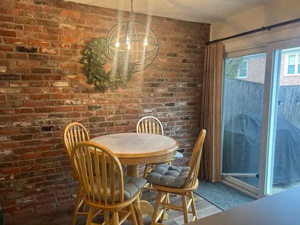 $2,500 | 1153 Dickinson Street, Unit 1153, Springfield, MA 01108