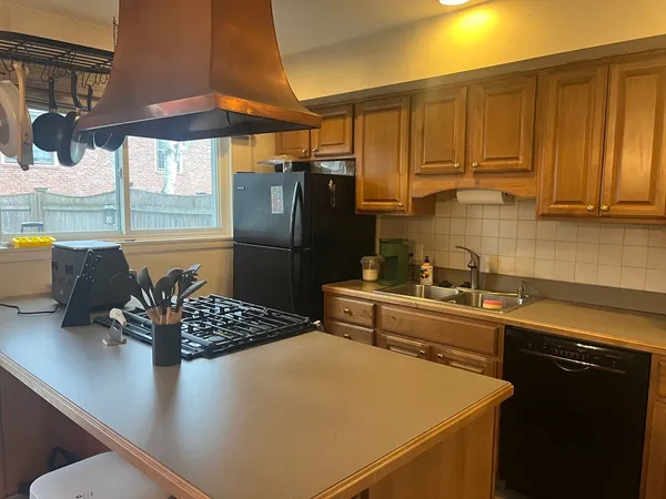 $2,500 | 1153 Dickinson Street, Unit 1153, Springfield, MA 01108