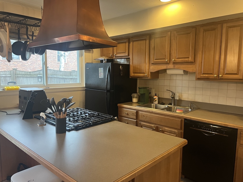 1153 Dickinson Street, Unit 1153 Springfield, MA 01108 - Photo 14 of 23