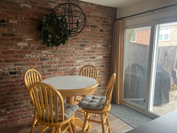 $2,500 | 1153 Dickinson Street, Unit 1153, Springfield, MA 01108