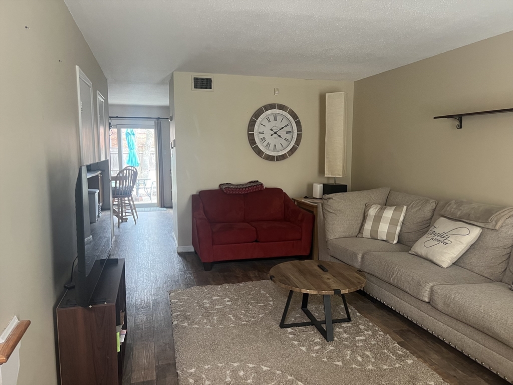 1153 Dickinson Street, Unit 1153 Springfield, MA 01108 - Photo 3 of 23