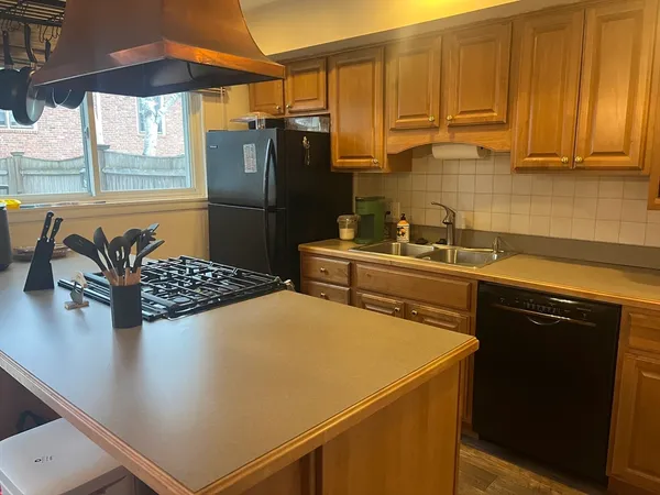 $2,500 | 1153 Dickinson Street, Unit 1153, Springfield, MA 01108