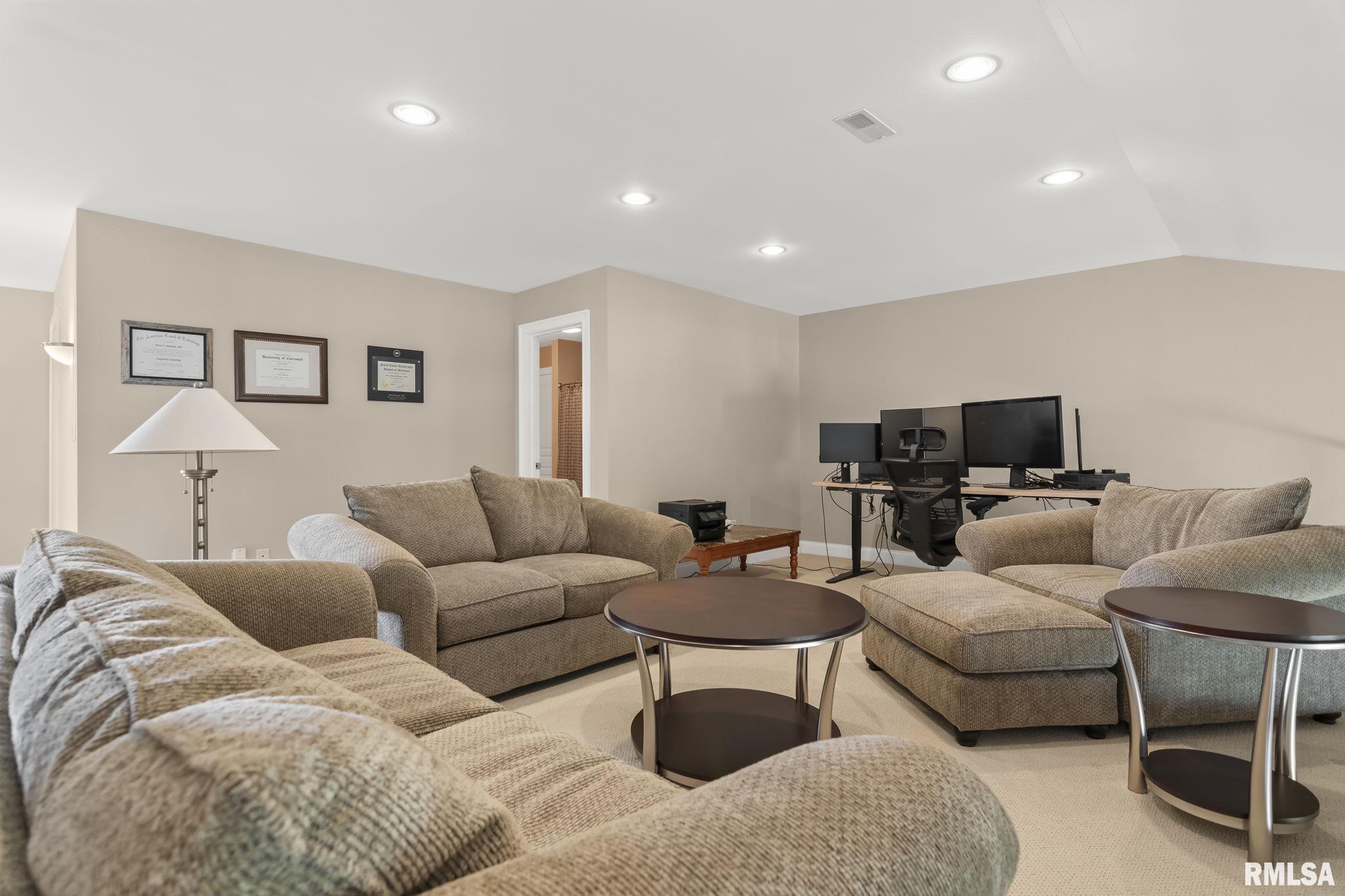 315 Harbor Point Place, Unit 315 Springfield, IL 62712 - Photo 39 of 97 Gallery Image 39