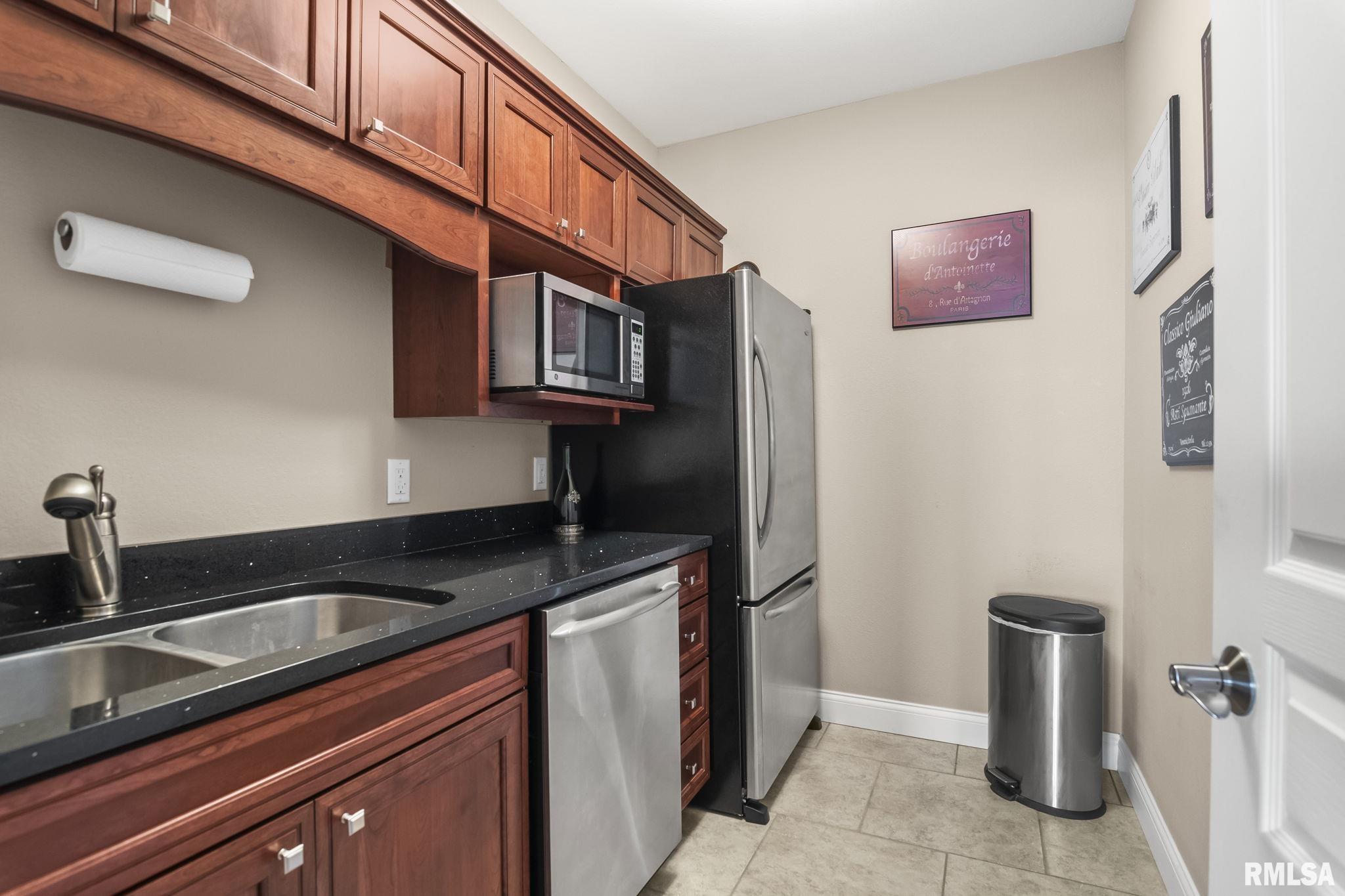 315 Harbor Point Place, Unit 315 Springfield, IL 62712 - Photo 64 of 97 Gallery Image 64