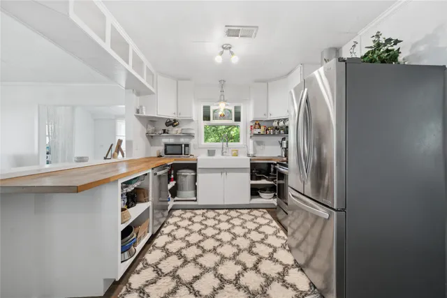 $920,000 | 480 Johnson Road, Coldspring, TX 77331