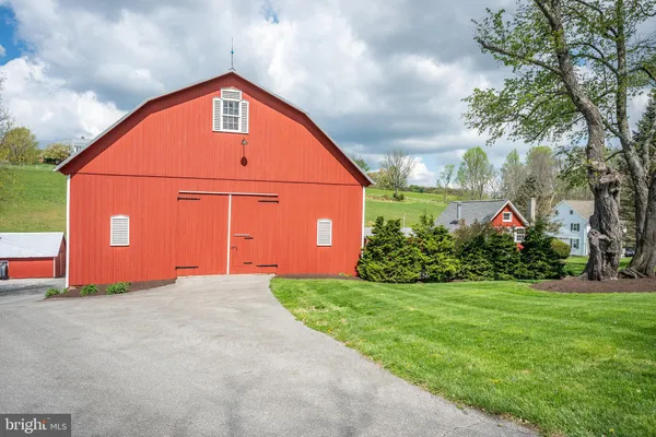 $2,250,000 | 11380-11350 White Oak Road, New Freedom, PA 17349